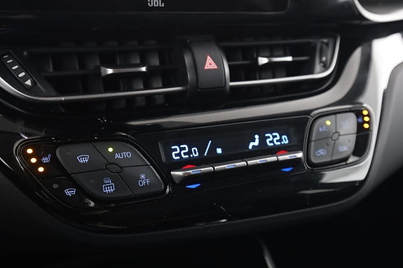 Toyota C-HR 25 of 30