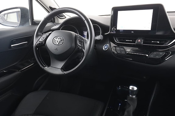Toyota C-HR 14 of 30