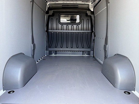 Peugeot Boxer 8 of 14