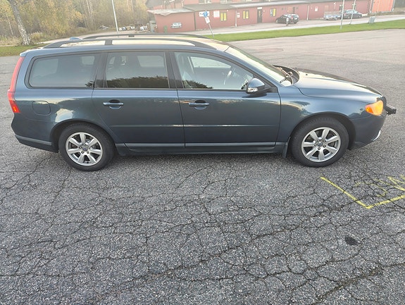 Volvo V70 4 of 10