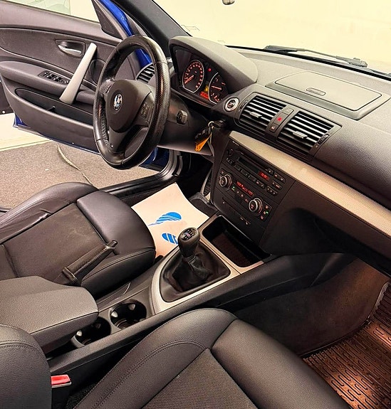 BMW 120i 15 of 17