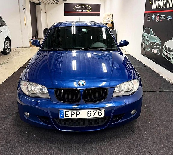 BMW 120i 3 of 17