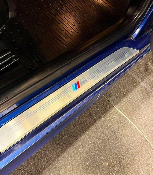 BMW 120i 8 of 17