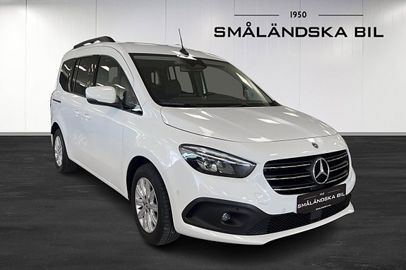 Mercedes-Benz T180 d 2 of 11