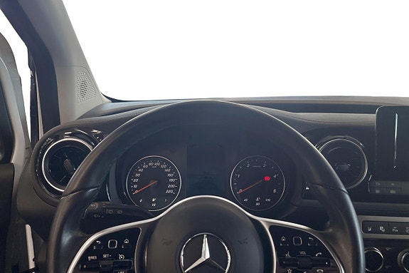 Mercedes-Benz T180 d 7 of 11