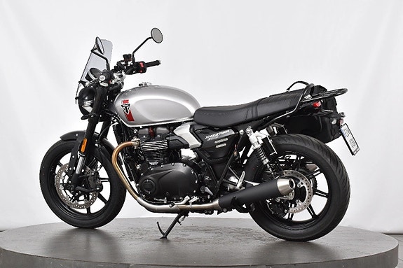 Triumph Speed Twin 900 ABS Mycket fint skick 4 of 18