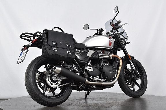 Triumph Speed Twin 900 ABS Mycket fint skick 2 of 18