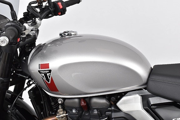 Triumph Speed Twin 900 ABS Mycket fint skick 8 of 18