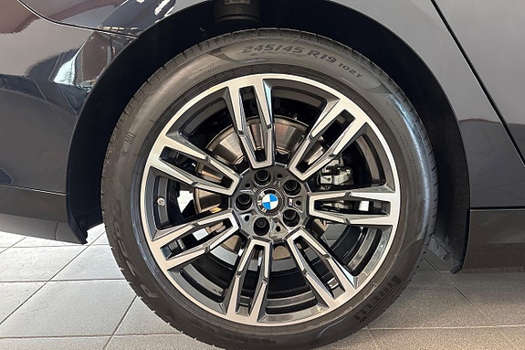 BMW 530e 14 of 18