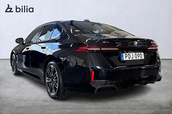 BMW 530e 2 of 18