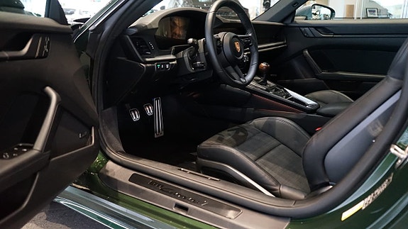 Porsche 911 Carrera T 4 of 5