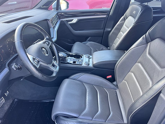 Volkswagen Touareg 3 of 11