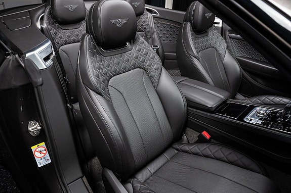 Bentley Continental GTC 26 of 30