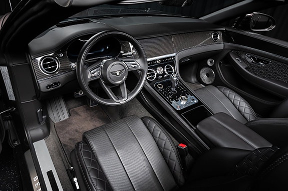 Bentley Continental GTC 19 of 30