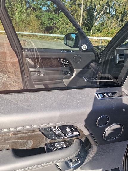 Land Rover Range Rover 16 of 26