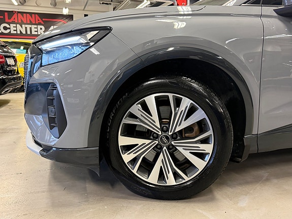 Audi Q4 e-tron 4 of 30