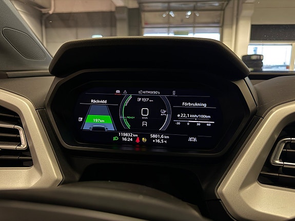 Audi Q4 e-tron 25 of 30