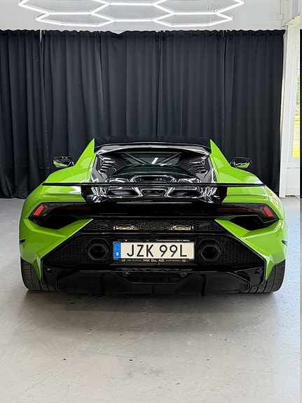 Lamborghini Huracan 10 of 14