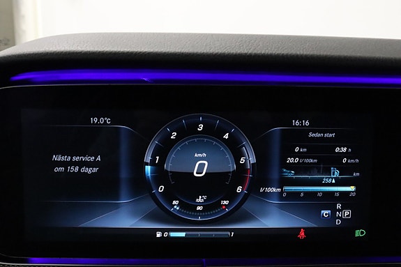 Mercedes-Benz E 220 d 23 of 27