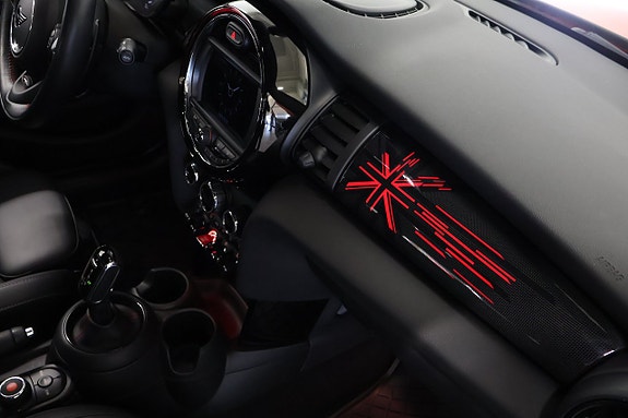 MINI Cooper S 11 of 19