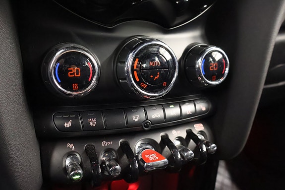 MINI Cooper S 15 of 19