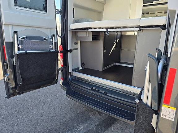 Volkswagen Grand California 600 17 of 18