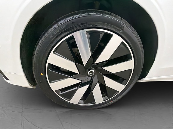 Volvo V90 10 of 30