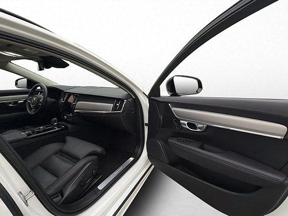 Volvo V90 16 of 30