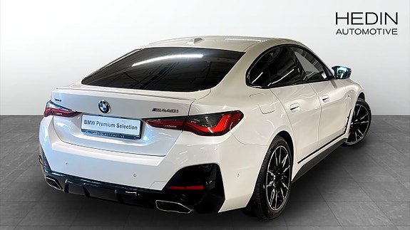 BMW M440i 2 of 11