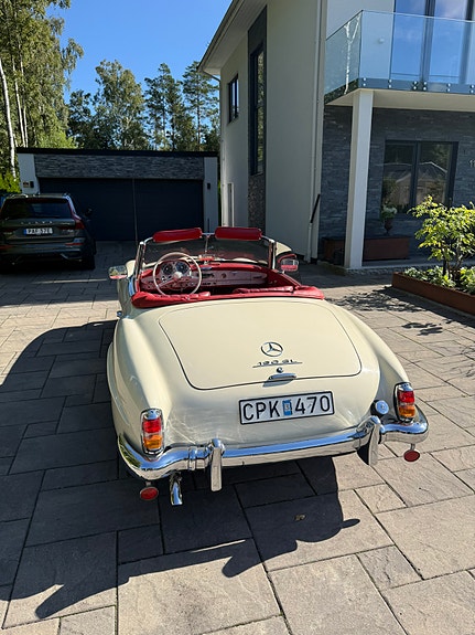 Mercedes-Benz 190 SL 4 of 9