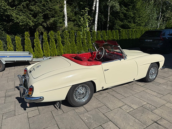 Mercedes-Benz 190 SL 6 of 9