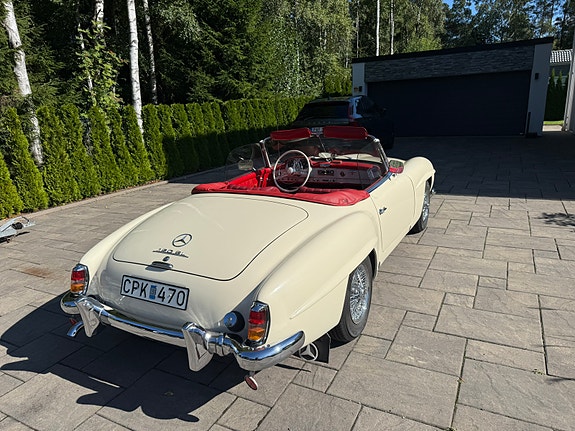 Mercedes-Benz 190 SL 8 of 9