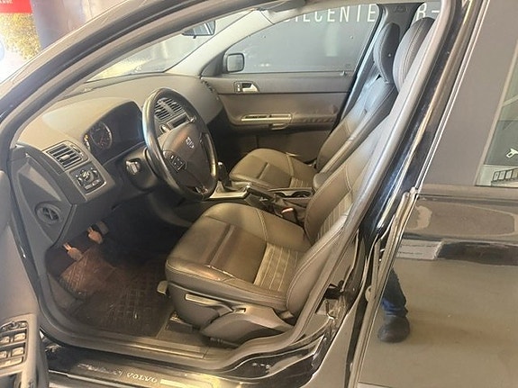Volvo V50 5 of 6