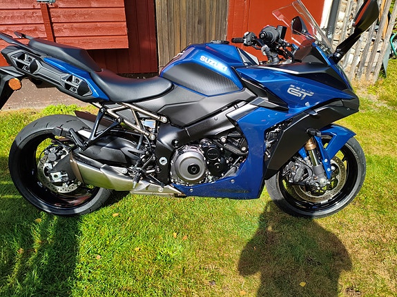 Suzuki GSX-S1000GT 2 of 6
