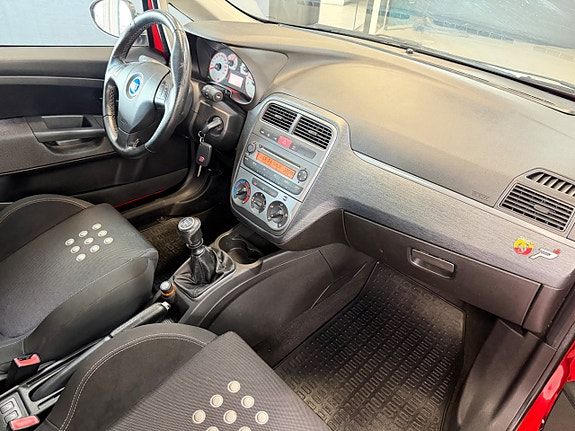Fiat Grande Punto 18 of 24