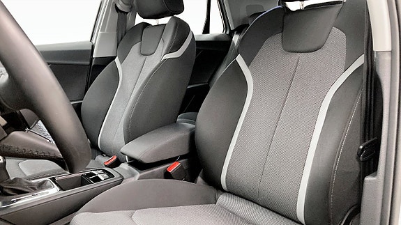 Audi Q2 8 of 12
