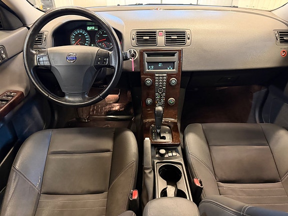 Volvo S40 9 of 12
