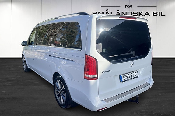 Mercedes-Benz V 300 d 3 of 13