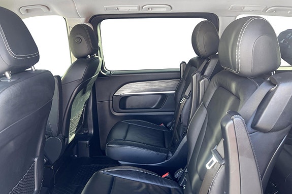 Mercedes-Benz V 300 d 10 of 13