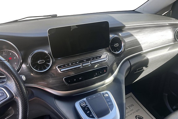 Mercedes-Benz V 300 d 8 of 13