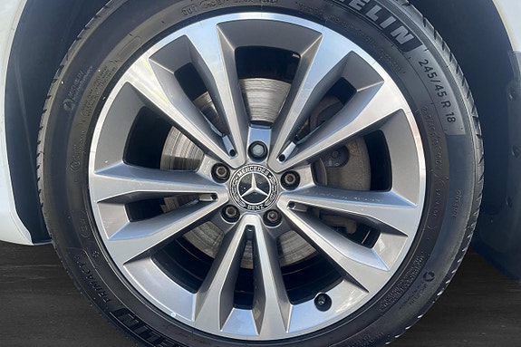 Mercedes-Benz V 300 d 5 of 13