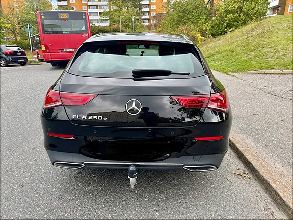 Mercedes-Benz CLA250 e 3 of 4