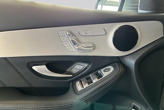 Mercedes-Benz GLC300 de 18 of 21