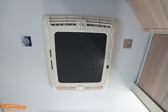 Adria Coral S 670SL, AC, Solcell 17 of 21