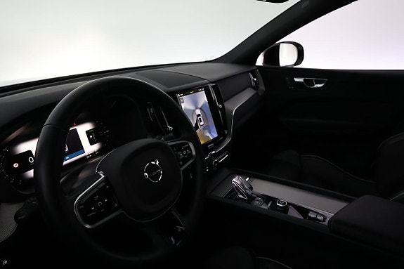 Volvo XC60 17 of 24