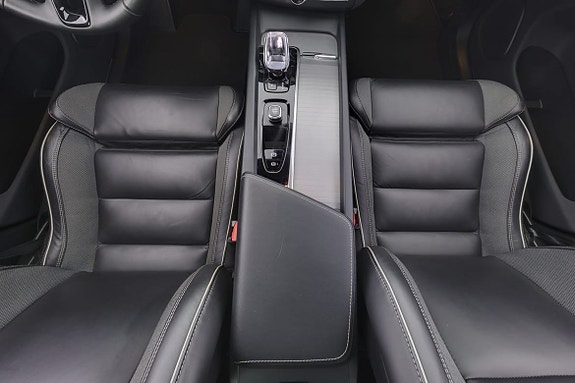 Volvo XC60 9 of 24
