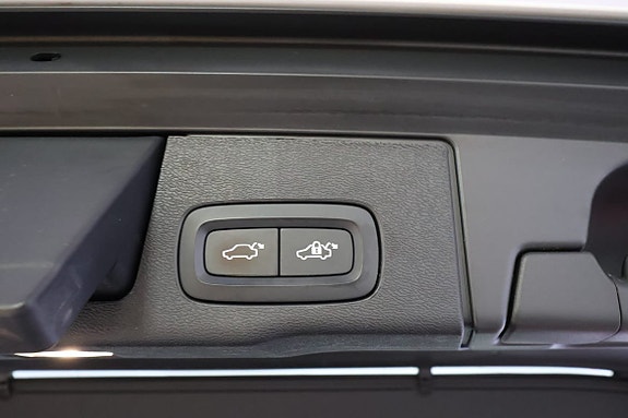 Volvo XC60 14 of 24
