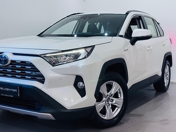 Toyota RAV4 3 of 22
