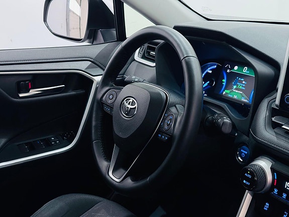 Toyota RAV4 5 of 22