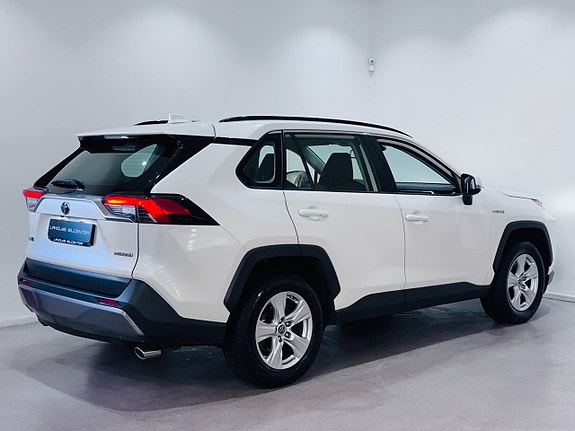 Toyota RAV4 22 of 22